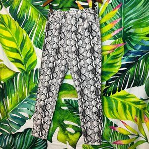 FRAME 29 Ali High Rise Cigarette White Black Snake Print Skinny Date Party Jeans